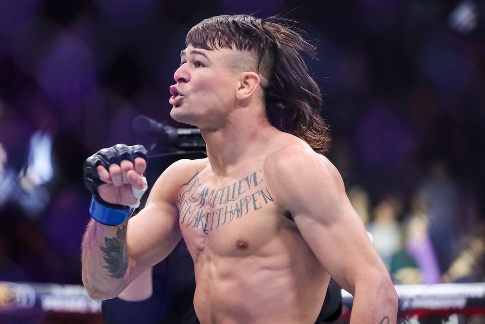 Diego Lopes faz história: brasileiro nocauteia Steve Garcia e conquista primeira vitória no UFC Casa Branca